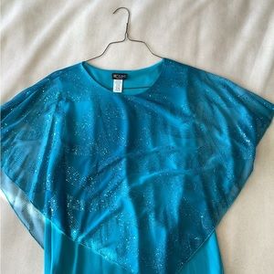 Women’s blue top